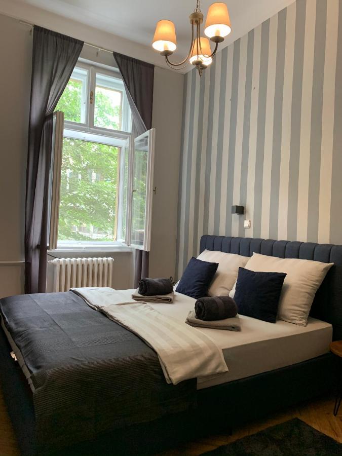 Hostel Sova Novi Sad Buitenkant foto