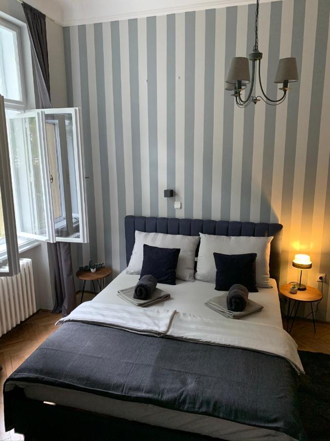 Hostel Sova Novi Sad Buitenkant foto