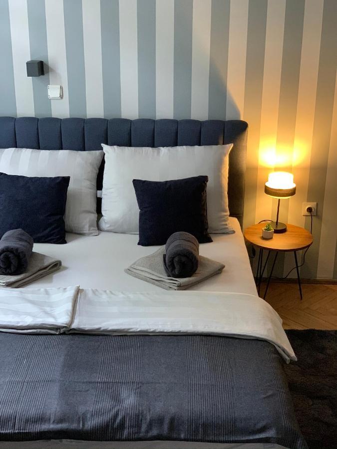 Hostel Sova Novi Sad Buitenkant foto
